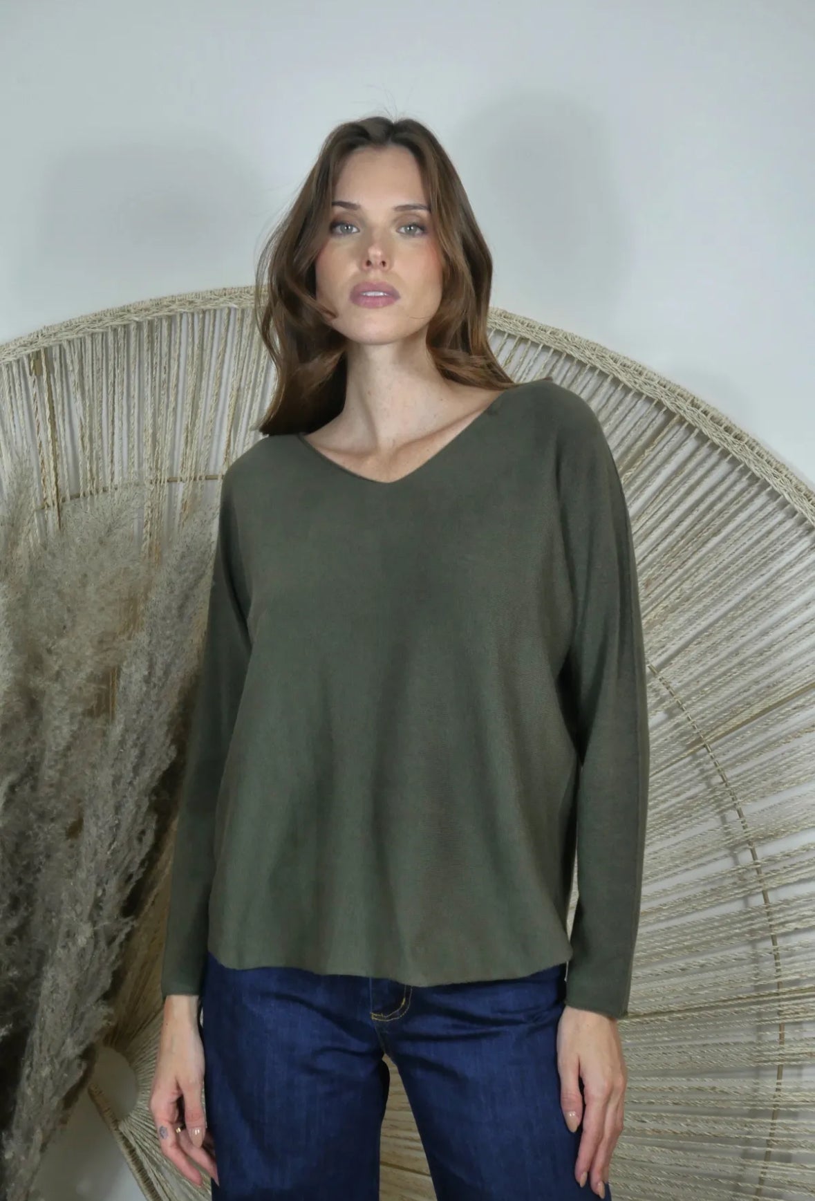 Essential V-Neck Knit – Kaki