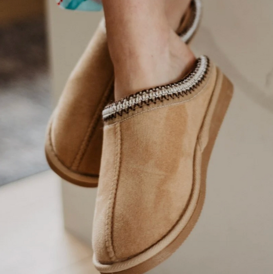 Sand Embroidered Slippers